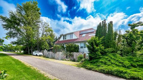 Kiadó Ház 8171 Balatonvilágos , Örökpanorámás kilátással