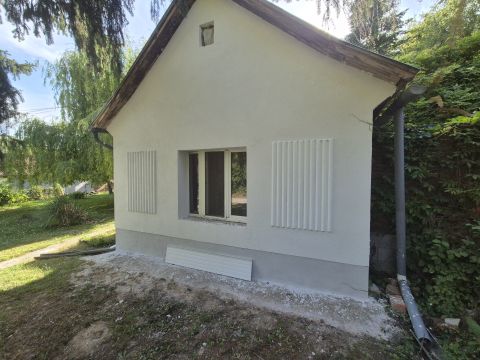 Eladó Ház 8656 Nagyberény  egyszintes, 75 nm-es családi ház, gondozott kerttel