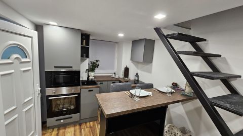 Eladó Lakás 1071 Budapest 7. kerület , Peterdy utca - stúdió lakás- friss felújítás