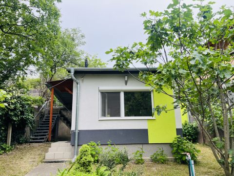 Eladó Ház 2310 Szigetszentmiklós , Szigetszentmiklós Kis Nyaraló Stég használattal 