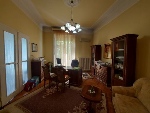 Eladó Lakás 5000 Szolnok 