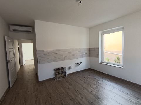 Eladó Lakás 2700 Cegléd , Dorottya