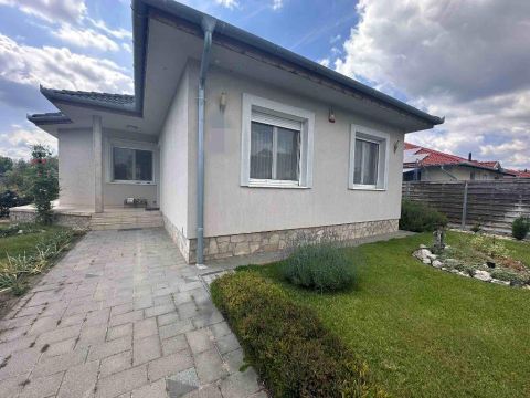 Eladó Ház 2336 Dunavarsány , 2336 Dunavarsány, Központban