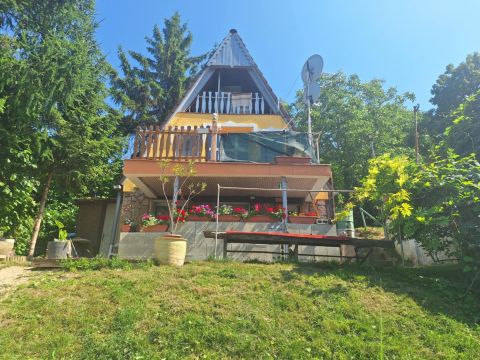 Eladó Ház 2544 Neszmély , Panorámás házikó