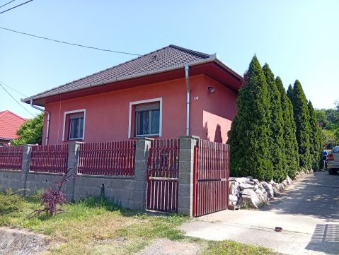 Eladó Ház 2118 Dány 