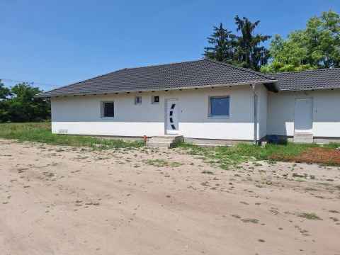Eladó Ház 2340 Kiskunlacháza , Újépítésű családi ház, Kiskunlacházán eladó
