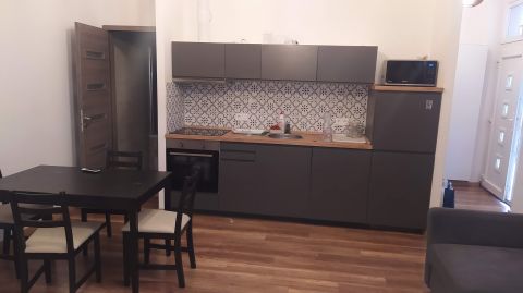 Kiadó Lakás 1074 Budapest 7. kerület Dob utca - Gozsduval szemben