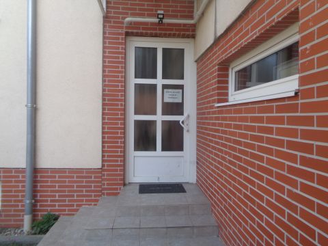 Kiadó Lakás 8000 Székesfehérvár Vezér utcák