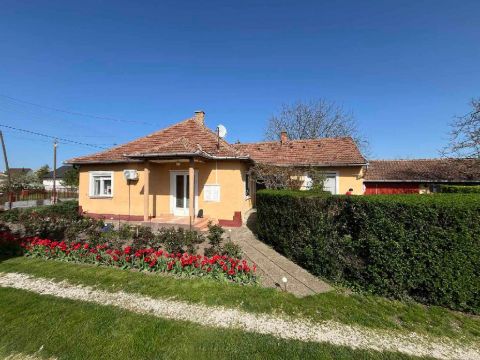 Eladó Ház 4100 Berettyóújfalu , 4100 Berettyóújfalu, Berettyóújfalu