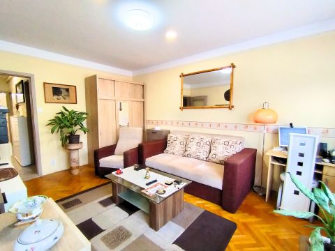 Eladó Lakás 4029 Debrecen , A Karácsony Sándor Általános iskola közelében