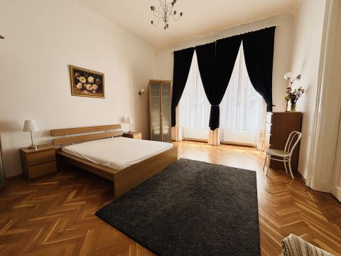 Eladó Lakás 1088 Budapest 8. kerület  DUPLA LAKÁS, DUPLA LEHETŐSÉG - ÉLJEN ÉS/VAGY ADJON KI!
