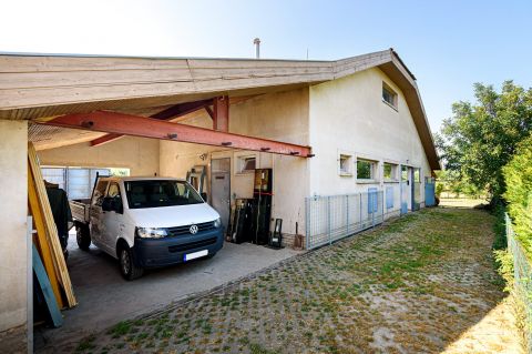 Eladó Ipari 2461 Tárnok 