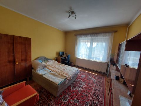 Eladó Ház 7130 Tolna Jó állapotú tégla családi ház