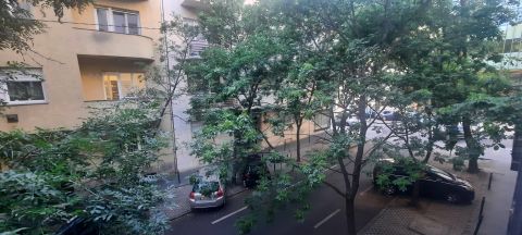 Kiadó Lakás 1027 Budapest 2. kerület Erkély-3szoba-zöldövezet-jó közlekedés