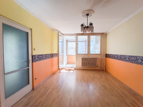 Eladó Lakás 1039 Budapest 3. kerület Lukács György utcában 51 nm, 4. emelti, erkélyes, 2 szobás
