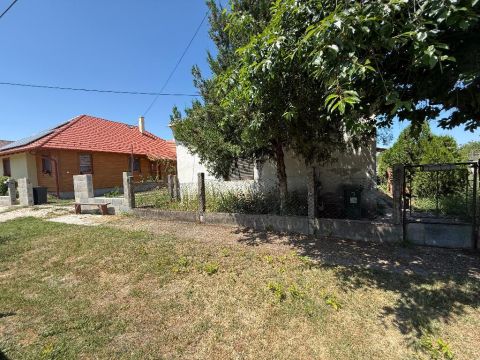 Eladó Ház 2899 Naszály 2899 Naszály, Naszály