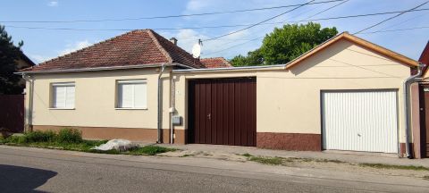 Kiadó Ház 6000 Kecskemét 