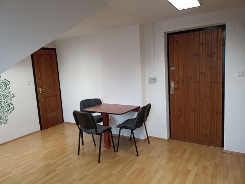 Kiadó Iroda 8900 Zalaegerszeg 