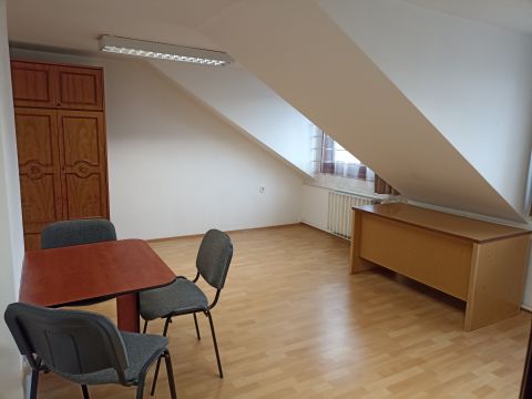 Kiadó Iroda 8900 Zalaegerszeg 