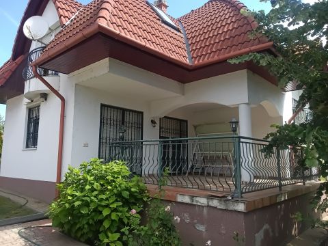Eladó Ház 8646 Balatonfenyves , Balatonfenyves Bocskai Tér 1