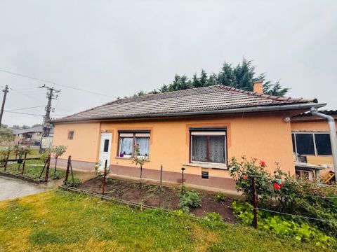 Eladó Ház 2217 Gomba 