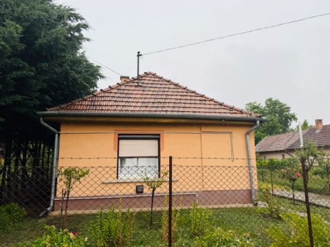 Eladó Ház 2217 Gomba 