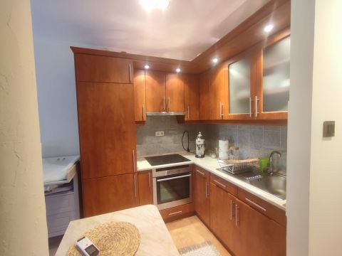 Kiadó Lakás 6000 Kecskemét Belvárosi 2 szobás részben bútorozott lakás kiadó!