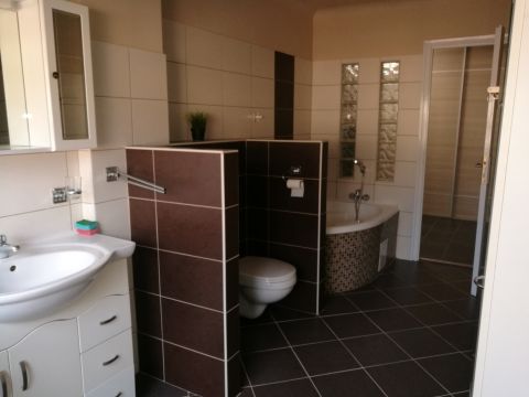 Eladó Lakás 1097 Budapest 9. kerület csendes utcában felújított 2,5 szobás lakás