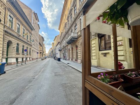 Eladó Üzlethelyiség 1063 Budapest 6. kerület 