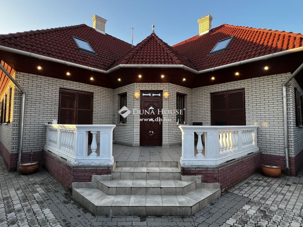 2400 Dunaújváros , Újtelep — 1/39