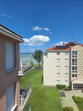 Eladó Lakás 8600 Siófok , === Aranyparton vízparti lakás===