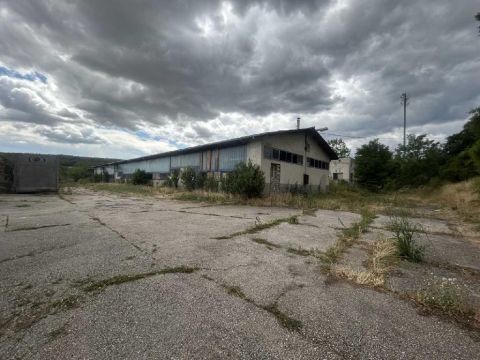 Eladó Ipari 2174 Verseg , 2174 Verseg, Falu széle