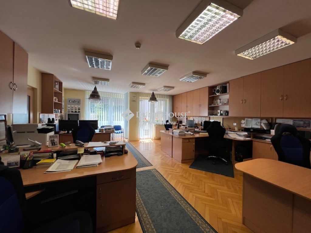 4400 Nyíregyháza , Selyem utca környéke — 1/26