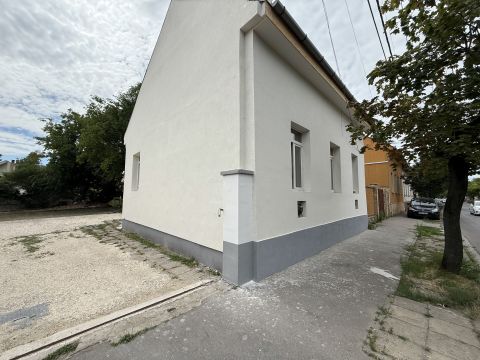 Eladó Ház 1191 Budapest 19. kerület Óváros, FELÚJÍTOTT 2 GENERÁCIÓS CSALÁDI HÁZ, KÜLÖN BEJÁRAT