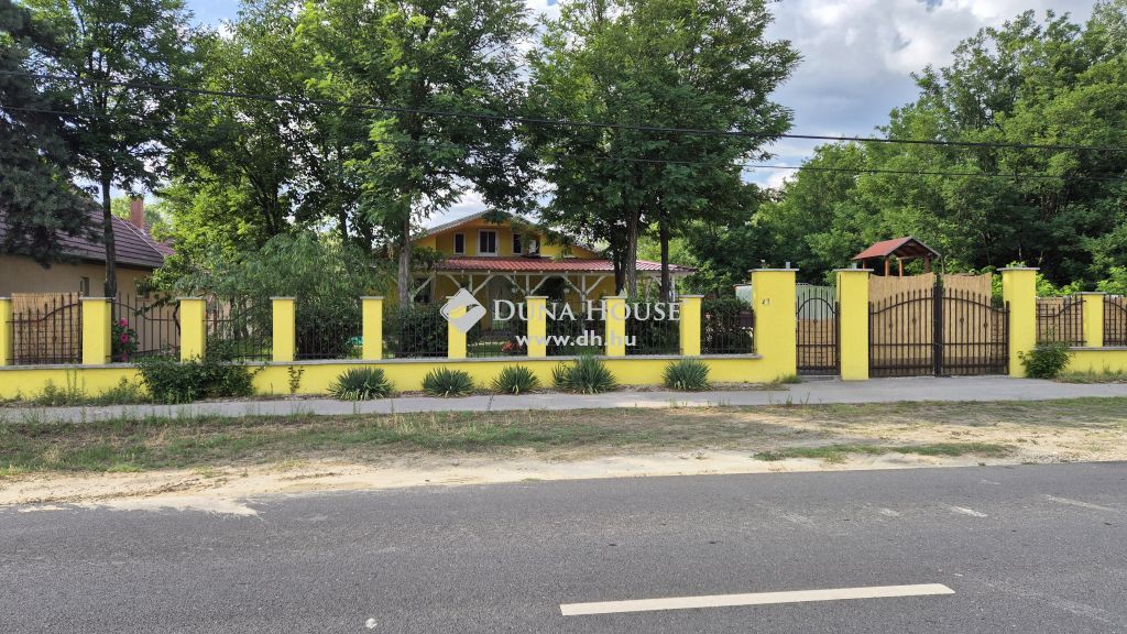 6114 Bugac , Bugac főutcáján családiház eladó! — 1/14