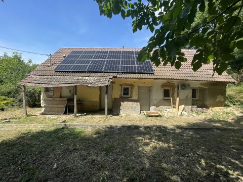 Eladó Ház 7063 Szárazd , Erdő ölelésében