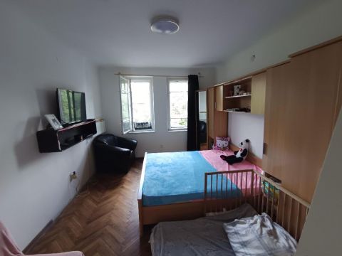 Eladó Lakás 1106 Budapest 10. kerület , 1106 Budapest 10, Téglagyárdűlő