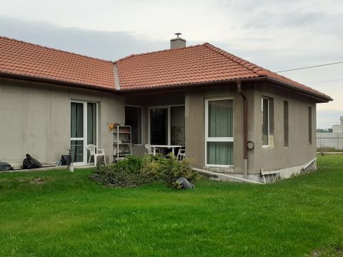 Eladó Ház 2534 Tát Újtelep