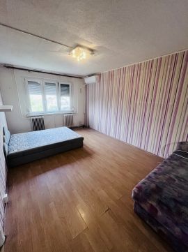 Eladó Lakás 2400 Dunaújváros 