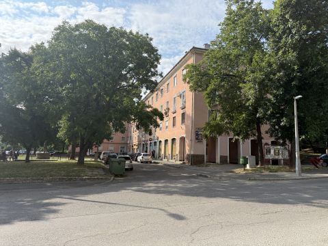 Eladó Lakás 7300 Komló 