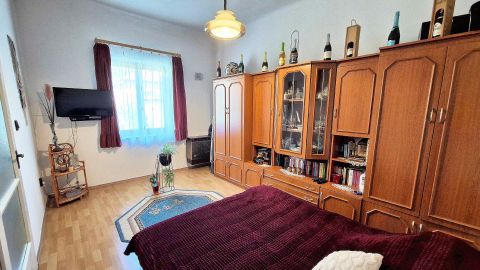 Eladó Lakás 1041 Budapest 4. kerület , Lőrincz utca
