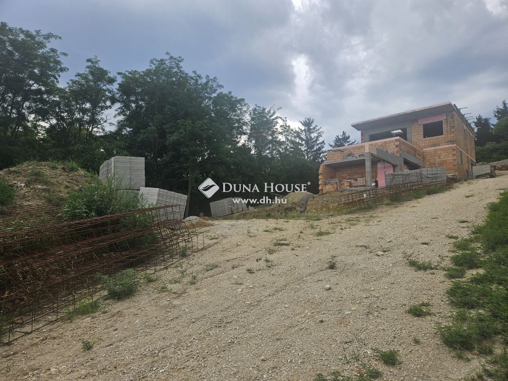 9081 Győrújbarát , Szent István út közelében — 1/9
