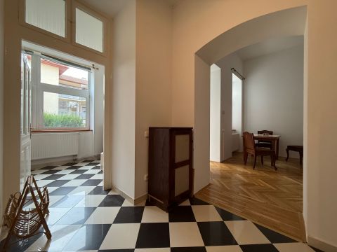 Kiadó Lakás 6000 Kecskemét Kecskemét belvárosában 90 m-es lakás kiadó 