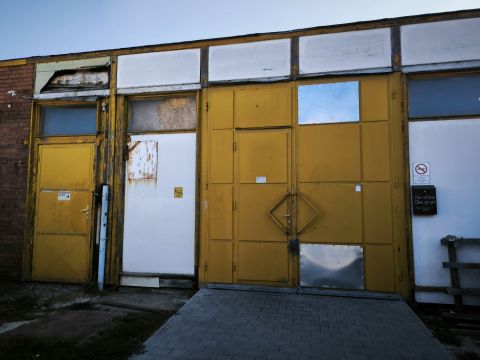 Kiadó Ipari 9028 Győr Régi Veszprémi úton 300 m2-es iparcsarnok kiadó!