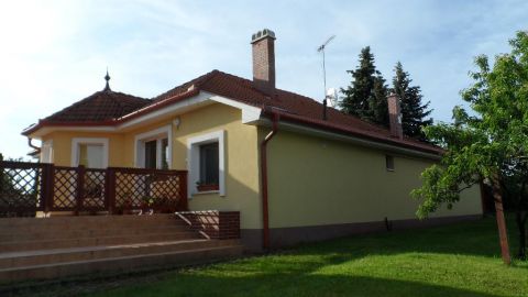 Eladó Ház 4241 Bocskaikert 4241 Bocskaikert, Családi házas övezet