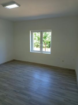 Eladó Ház 5143 Jánoshida , Emlékmű közelében