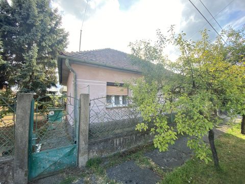 Eladó Ház 2253 Tápióság , 2 szoba konyhás