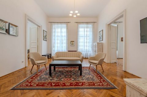 Eladó Lakás 1056 Budapest 5. kerület , IGAZI NAGYPOLGÁRI LAKÁS VÁCI UTCÁBAN, GYÖNYÖRŰ ÉPÜLETBEN