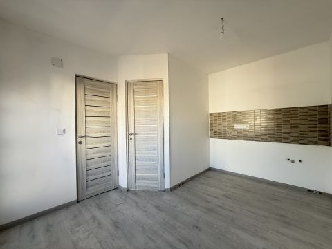 Eladó Lakás 1201 Budapest 20. kerület , Felújított, kertkapcsolatos IV-es lakás