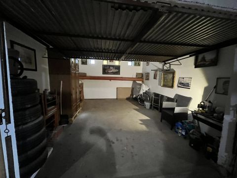 Eladó Parkoló 6000 Kecskemét MÁTYÁS KIRÁLY krt.-on 19 m2-es garázs eladó!